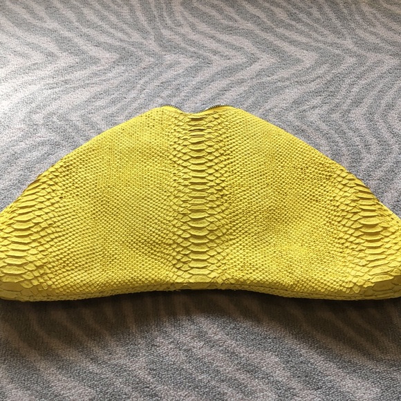 Emily Cho Python Yellow Clutch - Picture 5 of 8